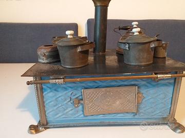 Cucina per bambole inizi '900