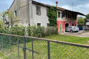 Mirano ampia porzione di casa su 2 piani