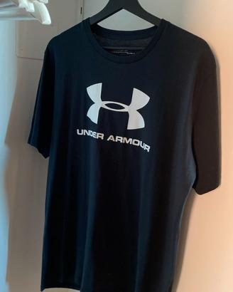 T-shirt Under Armour nera L
