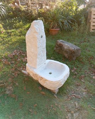 fontana in pietra 