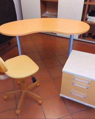 Tavolo e Cassettiera