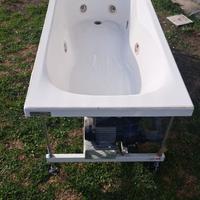 Vasca idromassaggio jacuzzi