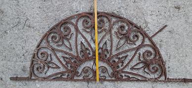 Decoro in ferto antico per portoni