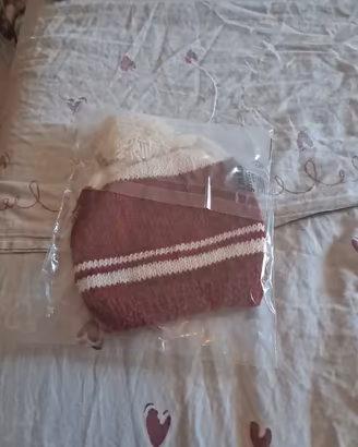 Cappello di lana con pompon LILT