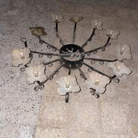 Lampadario antico a candelabro