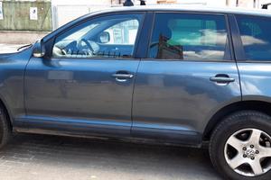 VOLKSWAGEN Touareg - 2006