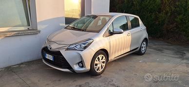 TOYOTA YARIS 69CV PER NEOPATENTATI