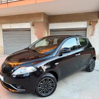Lancia Ypsilon 1.0 FireFly Hybrid S&S 5p. Oro