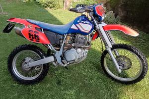 YAMAHA TTR 600