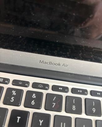 Mac book air 11”