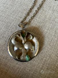 Collana lunga vintage con ciondolo spilla