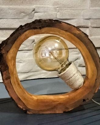 Lampade fatte a mano in legno