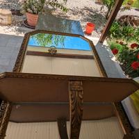 Specchio da pavimento con ripiano.