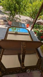 Specchio da pavimento con ripiano.