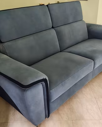 Divano tre posti