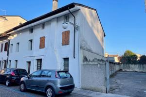 CASA IN LINEA DI TESTA: nel cuore del centro st...