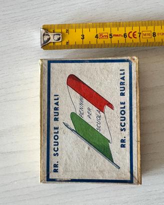 Scatola scuole rurali con 100 pennini