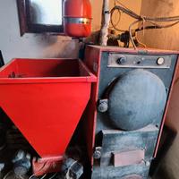 caldaia a nocciolino ,multicombustibile e legna.