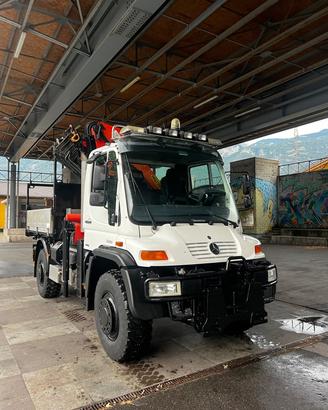 Unimog U 500 con gru Palfinger