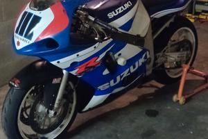 gsx r 600 k1 pista