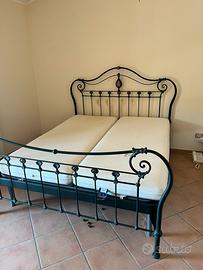 Letto matrimoniale in ferro battuto