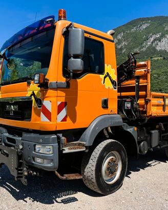 MAN 13.250 4X4 + HIAB/RADIO