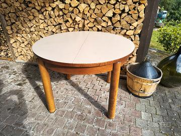 tavolo rotondo in legno