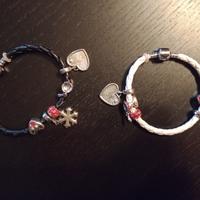 Coppia di braccialetti donna con charms natalizi