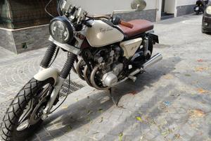 Suzuki gs 550 cafe racer
