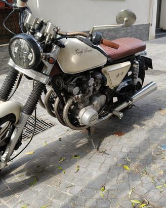 Suzuki gs 550 cafe racer