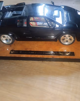 Lamborghini Countach 1988 Bburago 1:18 con Base