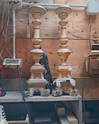 coppia di candelabri di chiesa  in legno 