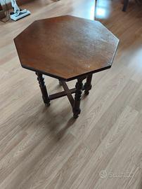 Tavolino vintage in legno massello ottagonale