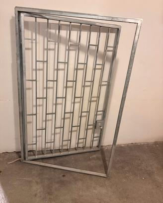 Inferriate zincate in ferro – Piacenza 
