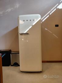 Frigorifero SMEG stile anni '50