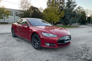 Tesla Model S 2014