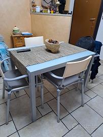 Tavolo + 4 sedie