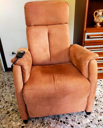 Poltrona alzapersona a 2 motori
