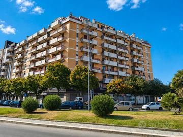 Ampio ufficio di 560 mq in Via Manfredi - Foggia