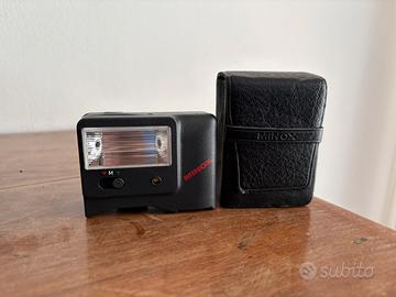 Flash Minox con custodia