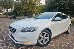 Volvo V40 D2 R-design Momentum