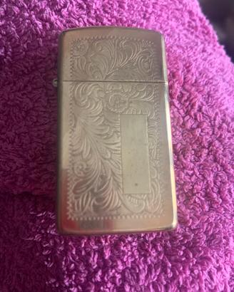 Zippo benzina dorato