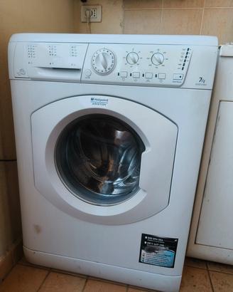 Lavatrice Ariston ECO7L 1051, 7kg, A+ (anno 2014)