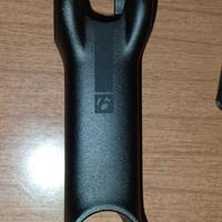 Attacco manubrio Bontrager Blendr 110mm+ accessori