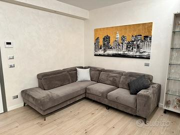 Divano ad angolo moderno grigio-come NUOVO(2anni)