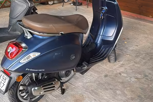 Vespa Primavera 50 4T 3V - Blu Opaco