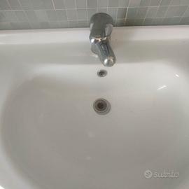 Lavello bagno con tavolino completo di miscelatore