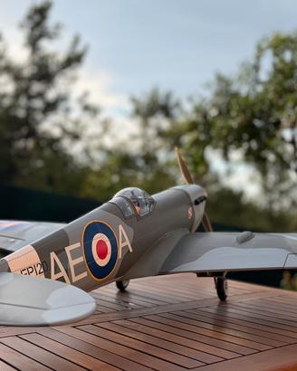 Aeromodello Spitfire in balsa