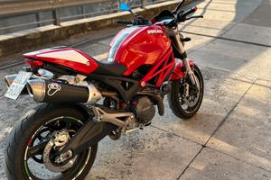 Ducati Monster 696
