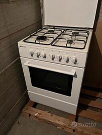 Forno elettrico con piano cottura a gas
